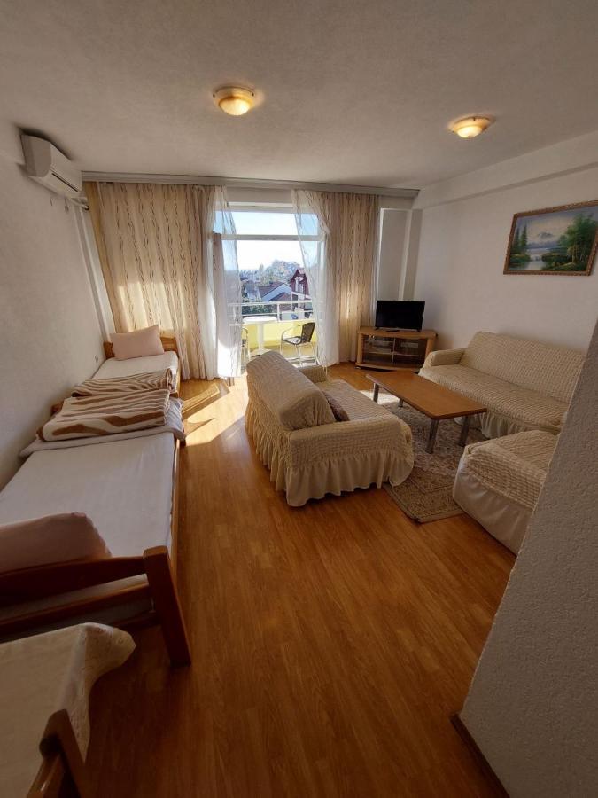 Hotel Venecia Apartments Струга Екстериор снимка